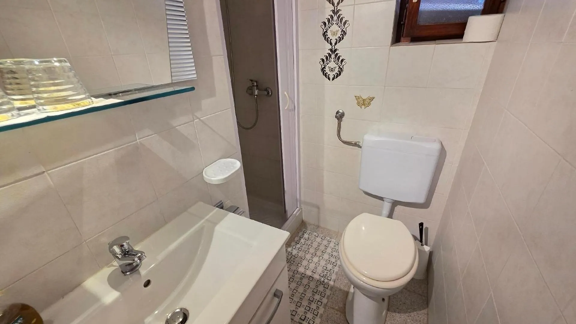 Apartment Mit Balkon- Gemeinsame Pool Und Terrasse Novi Vinodolski