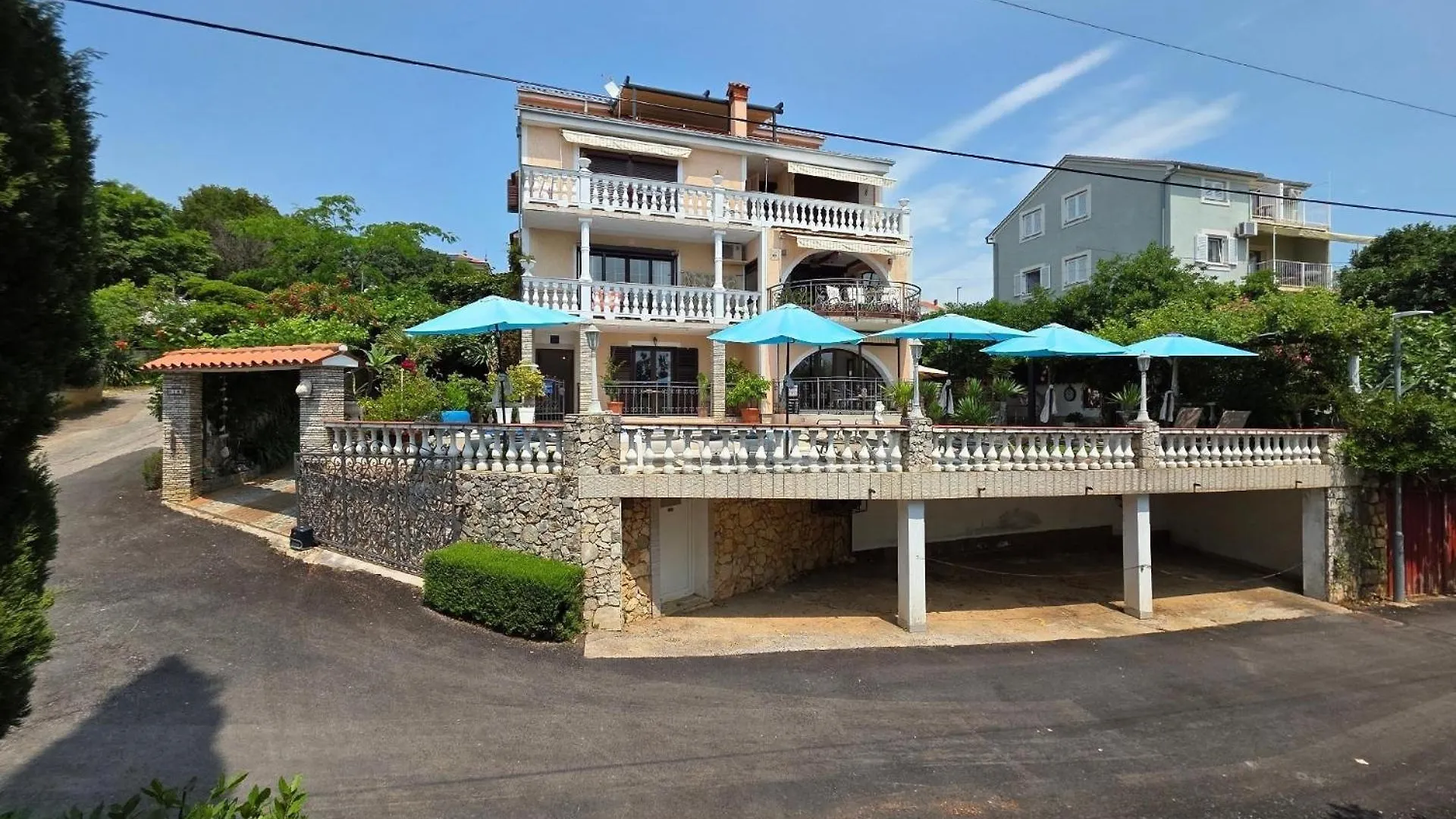 Apartment Mit Balkon- Gemeinsame Pool Und Terrasse Novi Vinodolski Croatia