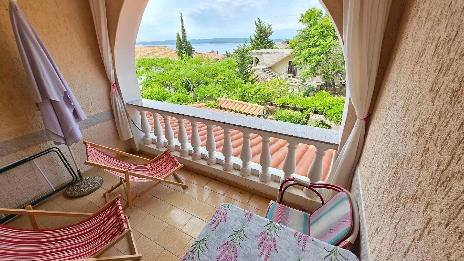 Apartment Mit Balkon- Gemeinsame Pool Und Terrasse Novi Vinodolski